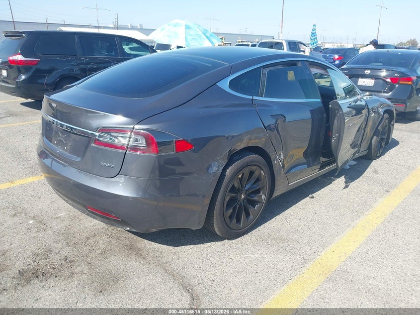 2018 Tesla Model s VIN 5YJSA1E27JF247833 IAAI salvage auction — SIDE, Salvage (California), sold $7,200 on 2026-07-16 (photo 4)