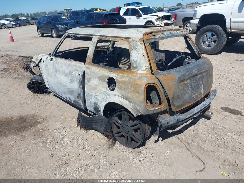 2008 Mini Cooper VIN WMWMF33588TT63131 IAAI salvage auction — TOTAL BURN, Salvage (Alabama), sold $25 on 2026-08-11 (photo 3)