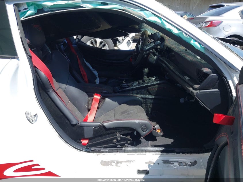 2025 Porsche 911 VIN WP0AF2A96SS278033 IAAI salvage auction — LEFT SIDE, Salvage (California), sold $36,250 on 2026-07-15 (photo 8)