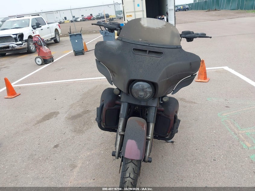 2019 Harley-davidson Street glide VIN 1HD1PXL19KB952384 IAAI salvage auction — TOTAL BURN, Regular (South Dakota), sold $9,800 on 2026-07-21 (photo 5)