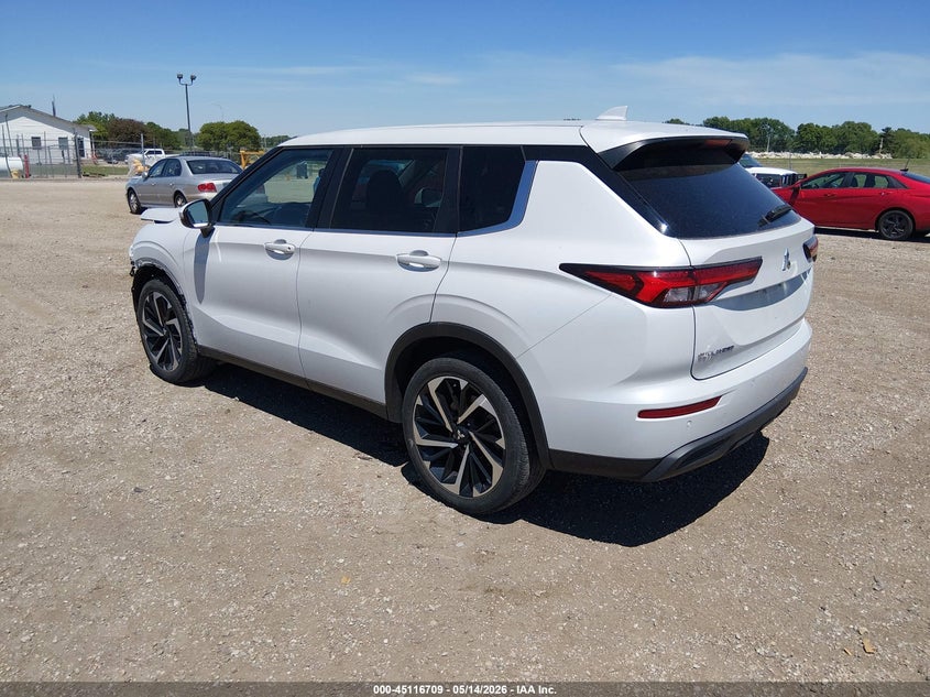 2022 Mitsubishi Outlander VIN JA4J4TA88NZ020184 IAAI salvage auction — FRONT END, Salvage (Illinois), sold $7,500 on 2026-07-15 (photo 3)