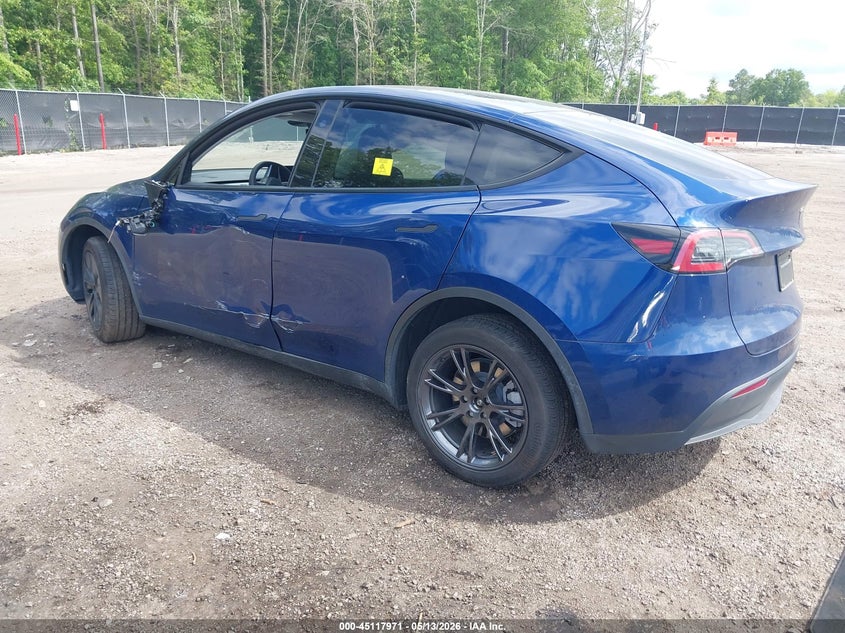 2025 Tesla Model y VIN 7SAYGDEE4SA346938 IAAI salvage auction — SIDE, Salvage (South Carolina), sold $7,500 on 2026-07-09 (photo 3)