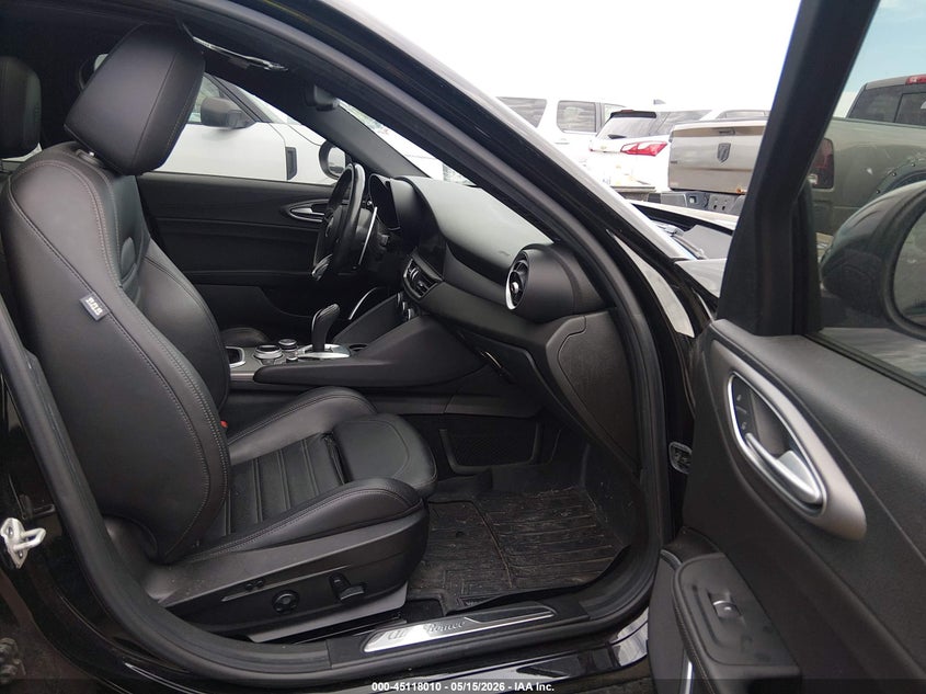 2020 Alfa romeo Giulia VIN ZARFANBNXL7632440 IAAI salvage auction — HAIL, Salvage (Ohio), sold $9,250 on 2026-07-21 (photo 5)