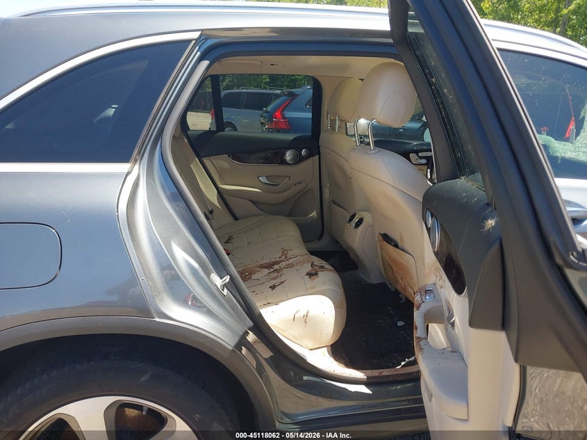 2019 Mercedes-benz Glc VIN WDC0G4KB1KV186844 IAAI salvage auction — BIO HAZARD, Salvage (South Carolina), sold $6,300 on 2026-07-08 (photo 8)