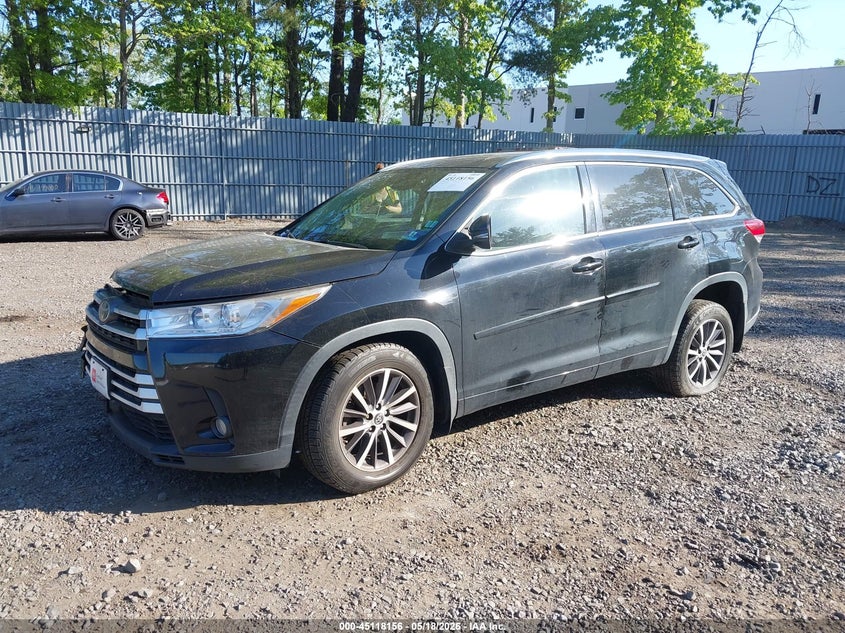 2017 Toyota Highlander VIN 5TDJZRFHXHS421793 IAAI salvage auction — RIGHT FRONT, Salvage (Idaho), sold $7,700 on 2026-07-22 (photo 2)