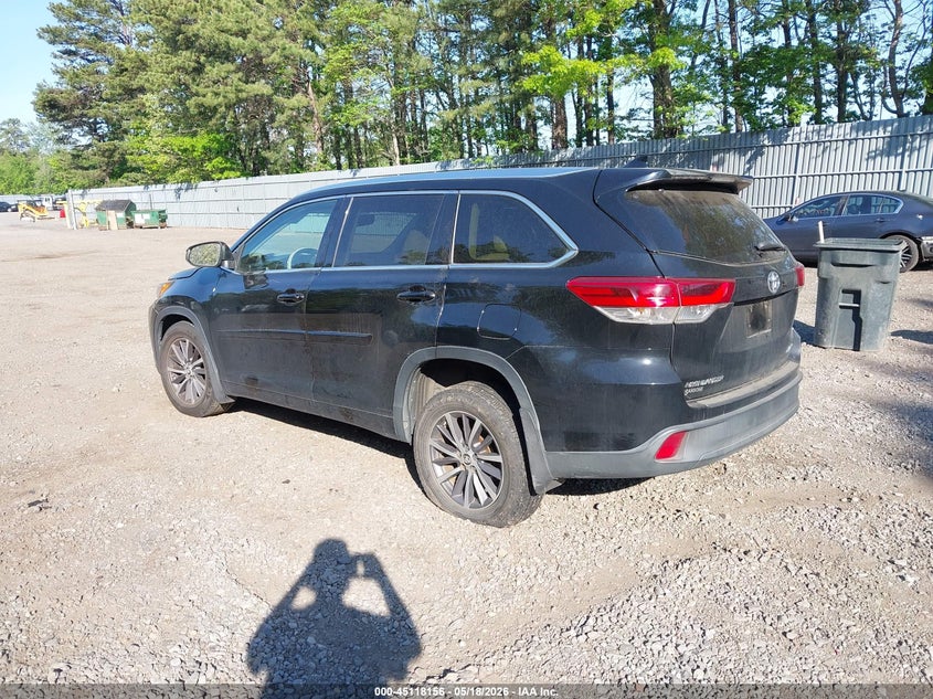 2017 Toyota Highlander VIN 5TDJZRFHXHS421793 IAAI salvage auction — RIGHT FRONT, Salvage (Idaho), sold $7,700 on 2026-07-22 (photo 3)