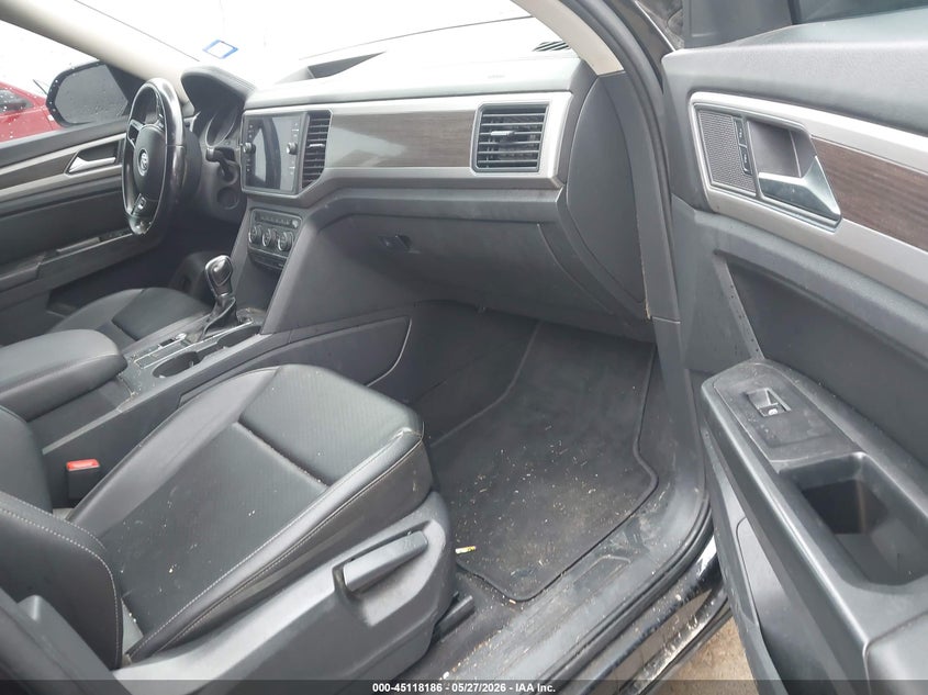 2019 Volkswagen Atlas VIN 1V2WR2CAXKC544229 IAAI salvage auction — REPOSSESSION, Salvage Title, sold $2,750 on 2026-07-27 (photo 5)