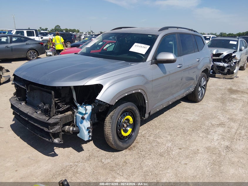2024 Volkswagen Atlas VIN 1V2WR2CA7RC519699 IAAI salvage auction — FRONT & REAR, Salvage Title, sold $11,100 on 2026-08-24 (photo 2)