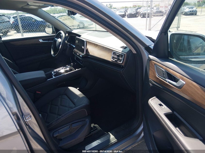 2024 Volkswagen Atlas VIN 1V2WR2CA7RC519699 IAAI salvage auction — FRONT & REAR, Salvage Title, sold $11,100 on 2026-08-24 (photo 5)