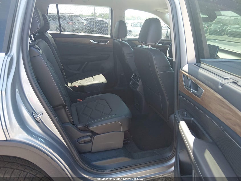 2024 Volkswagen Atlas VIN 1V2WR2CA7RC519699 IAAI salvage auction — FRONT & REAR, Salvage Title, sold $11,100 on 2026-08-24 (photo 8)