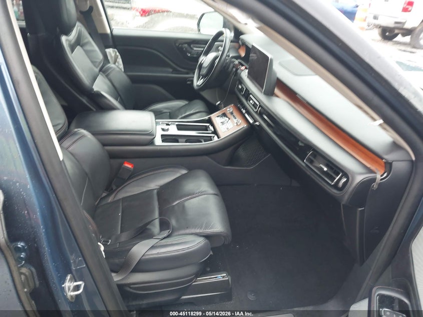 2020 Lincoln Aviator VIN 5LM5J7XC6LGL06071 IAAI salvage auction — SIDE, Salvage (Virginia), sold $7,000 on 2026-07-28 (photo 5)