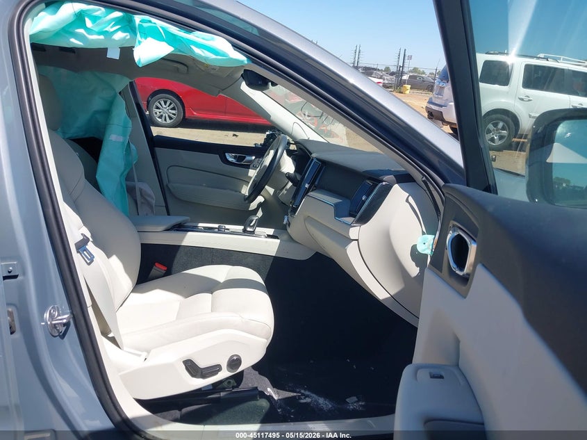 2024 Volvo Xc60 VIN YV4L12RK6R1911996 IAAI salvage auction — LEFT SIDE, Salvage (California), sold $5,750 on 2026-07-15 (photo 5)