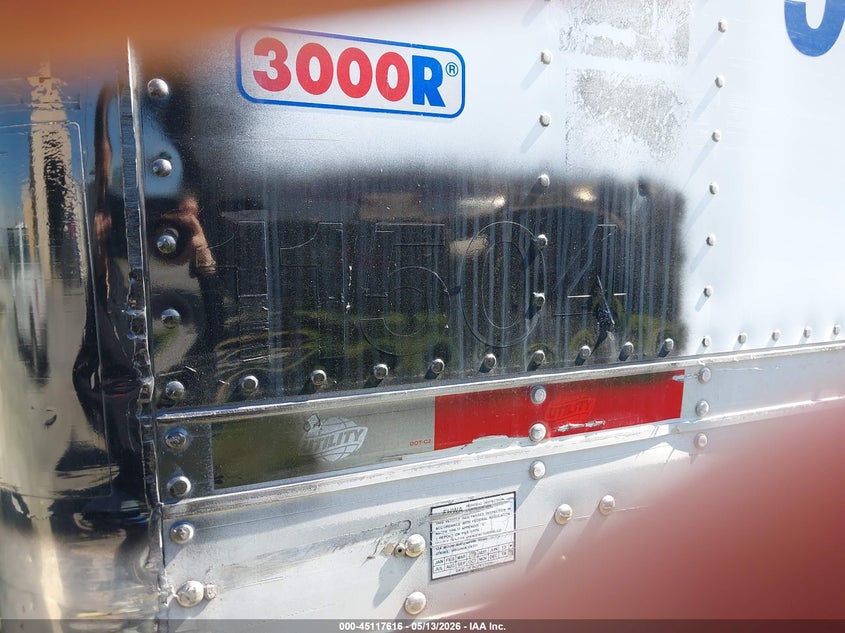 2015 Utility trailer mfg Trailer VIN 1UYVS2533FM237101 IAAI salvage auction — NORMAL WEAR, Original (Maine), sold $25 on 2026-07-29 (photo 9)