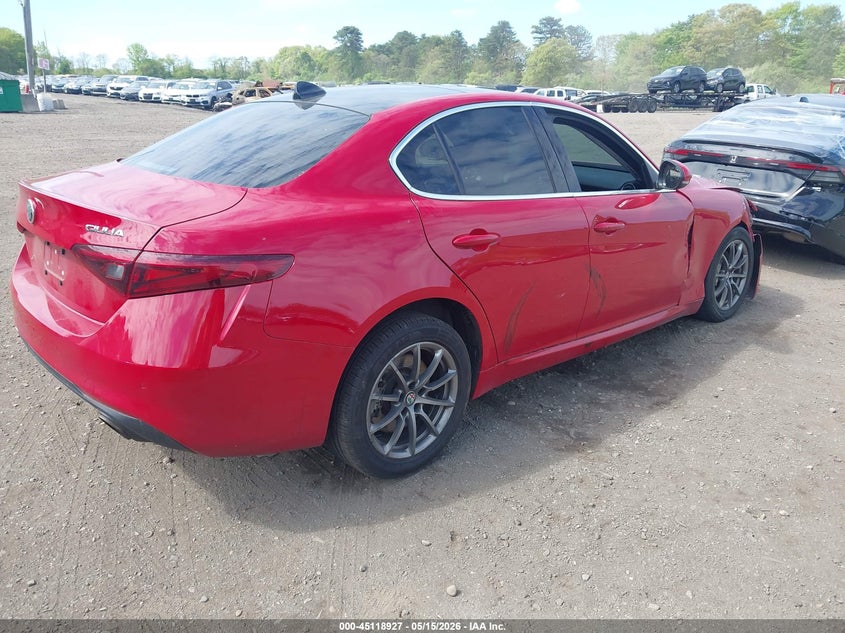 2019 Alfa romeo Giulia VIN ZARFANAN1K7609290 IAAI salvage auction — NORMAL WEAR, Clear (Pennsylvania), sold $1,900 on 2026-07-14 (photo 4)