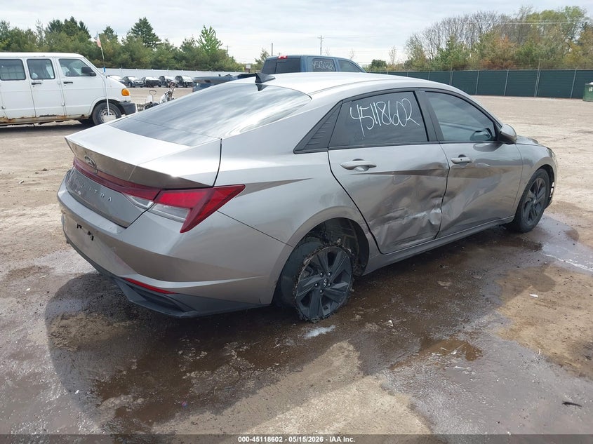 2021 Hyundai Elantra VIN KMHLM4AG9MU069977 IAAI salvage auction — RIGHT SIDE, Salvage (Indiana), sold $3,150 on 2026-07-07 (photo 4)