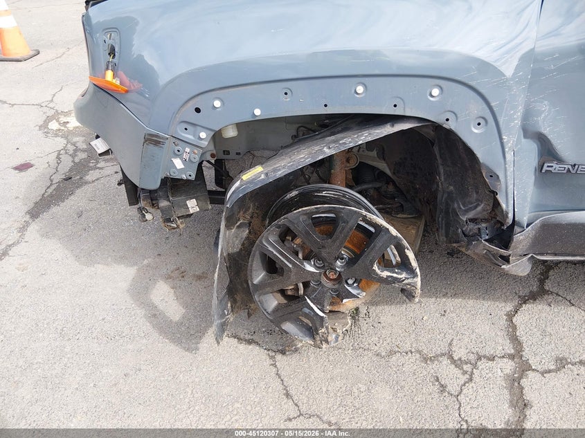 2017 Jeep Renegade VIN ZACCJBBB4HPF61988 IAAI salvage auction — LEFT & RIGHT, Salvage (Massachusetts), sold $425 on 2026-08-20 (photo 6)