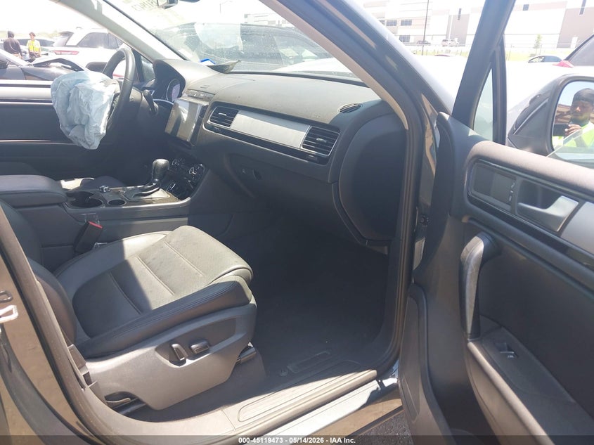 2012 Volkswagen Touareg VIN WVGFF9BP7CD002442 IAAI salvage auction — FRONT END, Salvage (Texas), sold $700 on 2026-07-14 (photo 5)