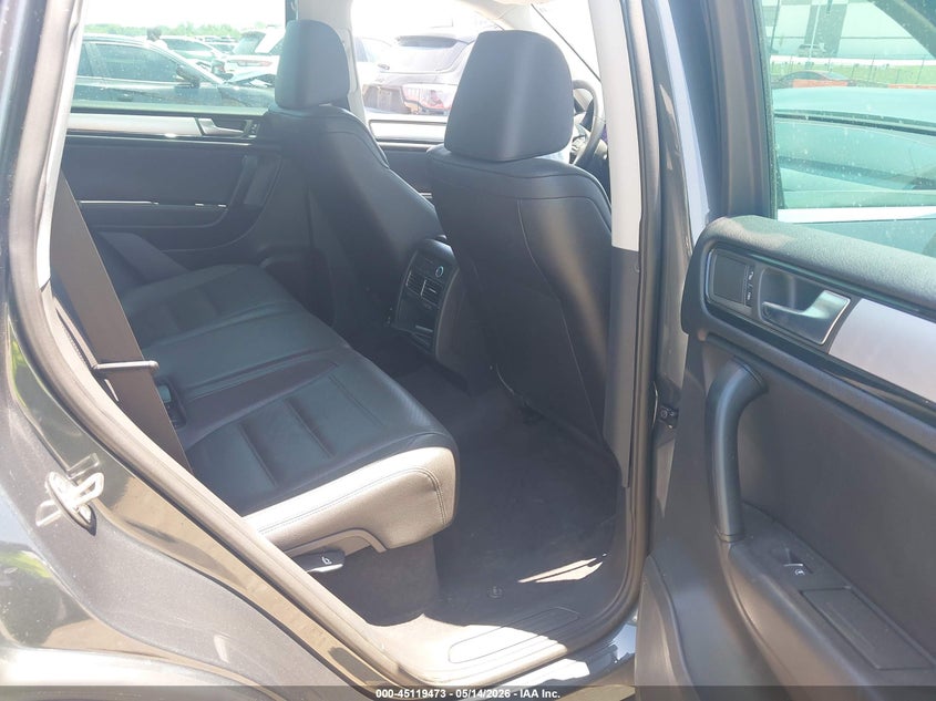2012 Volkswagen Touareg VIN WVGFF9BP7CD002442 IAAI salvage auction — FRONT END, Salvage (Texas), sold $700 on 2026-07-14 (photo 8)