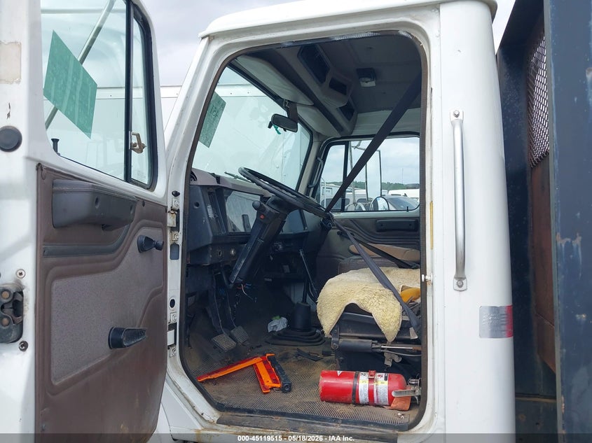 1999 International 4000 series VIN 1HTSCABM5XH605216 IAAI salvage auction — FRONT & REAR, Clear (Oklahoma), sold $725 on 2026-07-08 (photo 7)