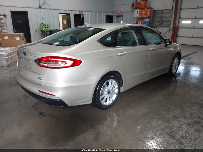 2019 Ford Fusion VIN 3FA6P0LUXKR258670 IAAI salvage auction — HAIL, SF97 (Kansas), sold $13,300 on 2026-07-09 (photo 4)