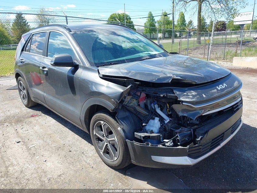 2025 Kia Niro VIN KNDCR3LE2S5257601 IAAI salvage auction — RIGHT FRONT, Salvage (Michigan), sold $8,250 on 2026-07-30 (photo 1)