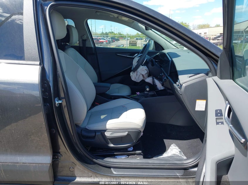 2025 Kia Niro VIN KNDCR3LE2S5257601 IAAI salvage auction — RIGHT FRONT, Salvage (Michigan), sold $8,250 on 2026-07-30 (photo 5)