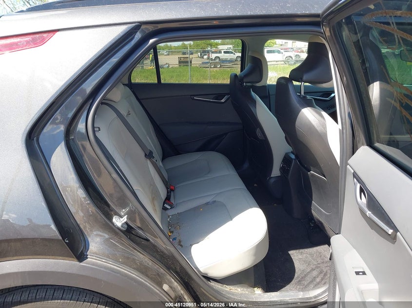 2025 Kia Niro VIN KNDCR3LE2S5257601 IAAI salvage auction — RIGHT FRONT, Salvage (Michigan), sold $8,250 on 2026-07-30 (photo 8)