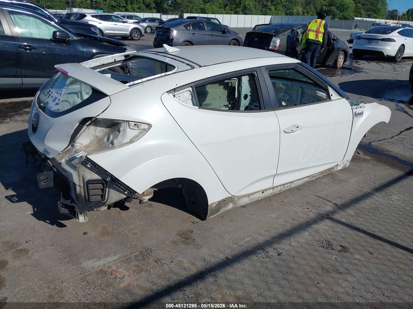 2013 Hyundai Veloster VIN KMHTC6AE4DU117933 IAAI salvage auction — NORMAL WEAR, Bill Of Sale (Georgia), sold $25 on 2026-07-15 (photo 4)
