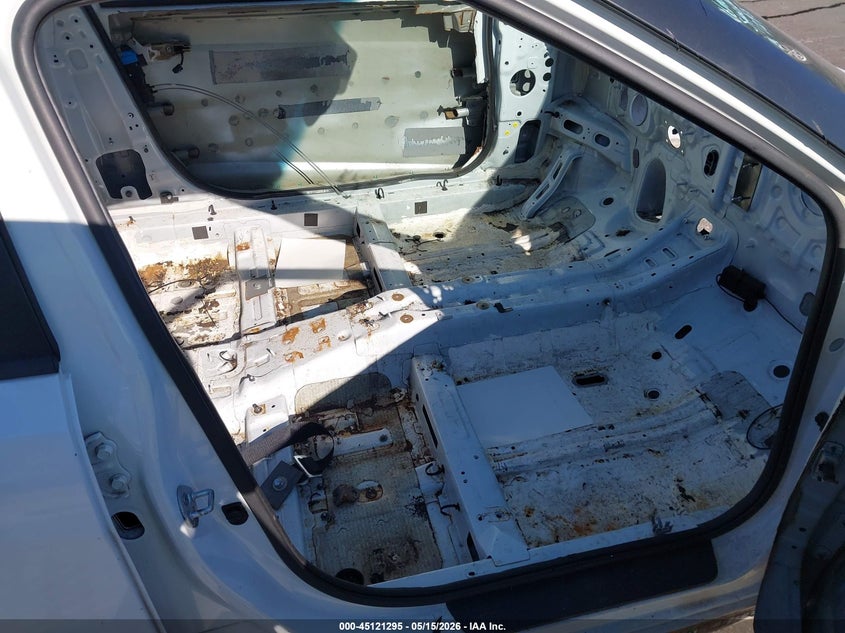 2013 Hyundai Veloster VIN KMHTC6AE4DU117933 IAAI salvage auction — NORMAL WEAR, Bill Of Sale (Georgia), sold $25 on 2026-07-15 (photo 5)