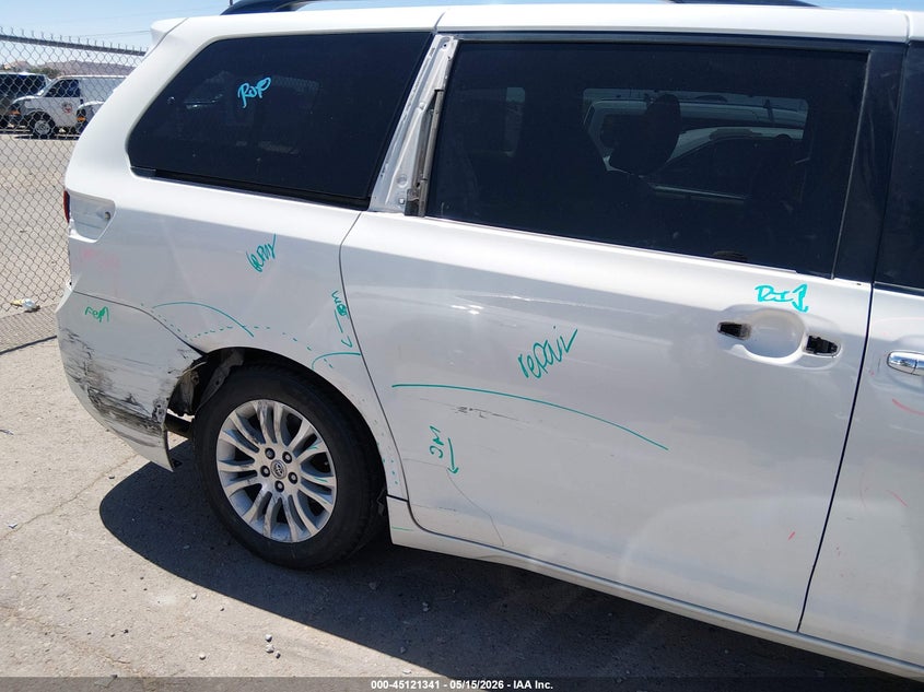 2017 Toyota Sienna VIN 5TDYZ3DC5HS775286 IAAI salvage auction — RIGHT SIDE, Original (Texas), sold $5,450 on 2026-07-15 (photo 6)