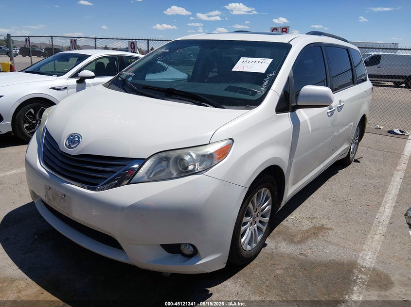 2017 Toyota Sienna VIN 5TDYZ3DC5HS775286 IAAI salvage auction — RIGHT SIDE, Original (Texas), sold $5,450 on 2026-07-15 (photo 2)