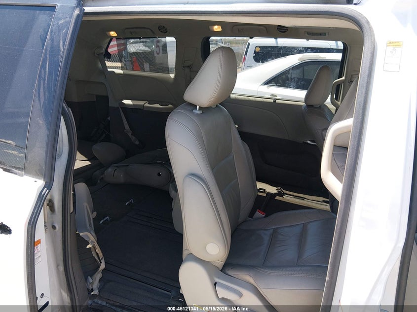 2017 Toyota Sienna VIN 5TDYZ3DC5HS775286 IAAI salvage auction — RIGHT SIDE, Original (Texas), sold $5,450 on 2026-07-15 (photo 8)