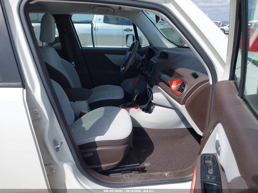 2016 Jeep Renegade VIN ZACCJABT8GPD58572 IAAI salvage auction — HAIL, Original (Texas), sold $2,300 on 2026-07-20 (photo 5)