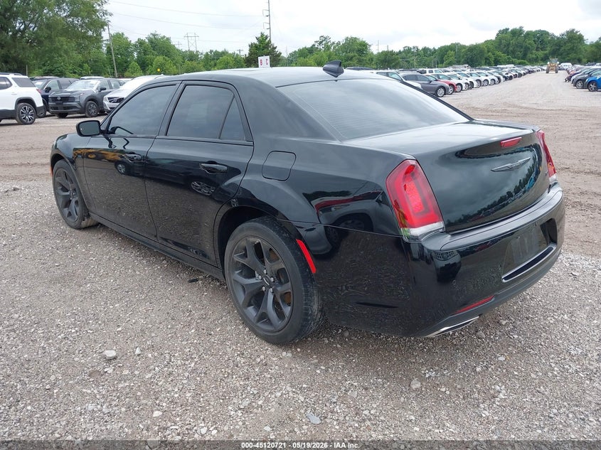 2023 Chrysler 300 VIN 2C3CCADG6PH510171 IAAI salvage auction — HAIL, Clear (Missouri), sold $11,400 on 2026-07-06 (photo 3)