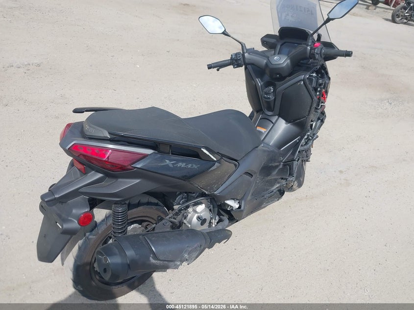 2025 Yamaha VIN MH3SH23YXSK001132 IAAI salvage auction — RIGHT SIDE, Salvage (California), sold $1,725 on 2026-07-15 (photo 4)