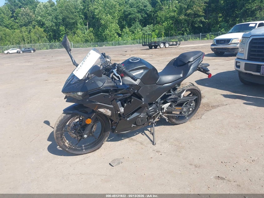 2026 Kawasaki Ninja VIN ML5EXGG17TDA82649 IAAI salvage auction — LEFT SIDE, Salvage (Mississippi), sold $2,550 on 2026-07-14 (photo 2)