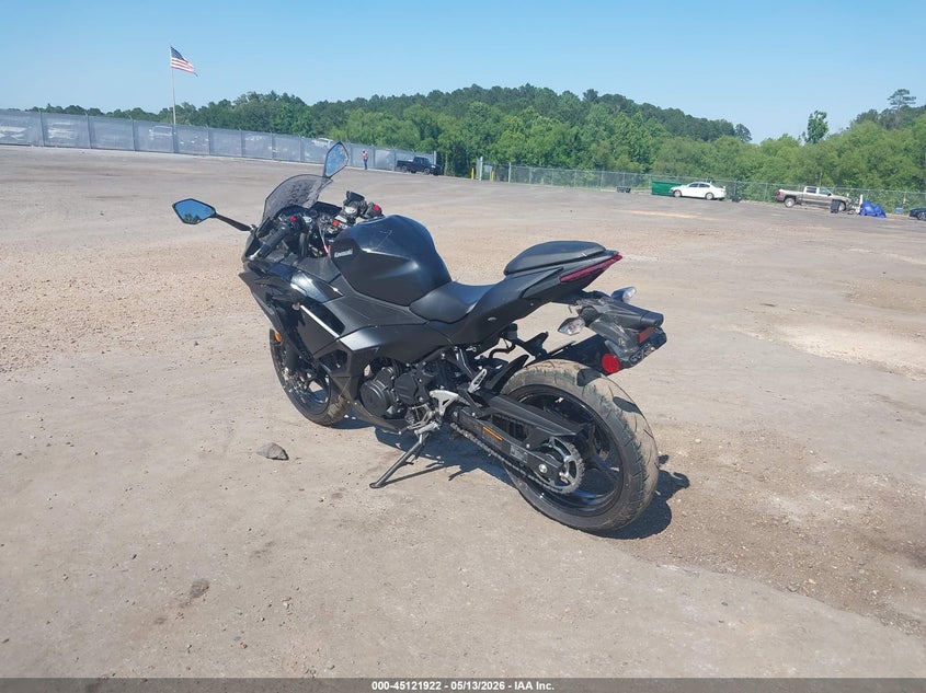 2026 Kawasaki Ninja VIN ML5EXGG17TDA82649 IAAI salvage auction — LEFT SIDE, Salvage (Mississippi), sold $2,550 on 2026-07-14 (photo 3)