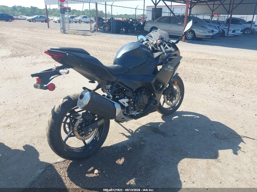 2026 Kawasaki Ninja VIN ML5EXGG17TDA82649 IAAI salvage auction — LEFT SIDE, Salvage (Mississippi), sold $2,550 on 2026-07-14 (photo 4)