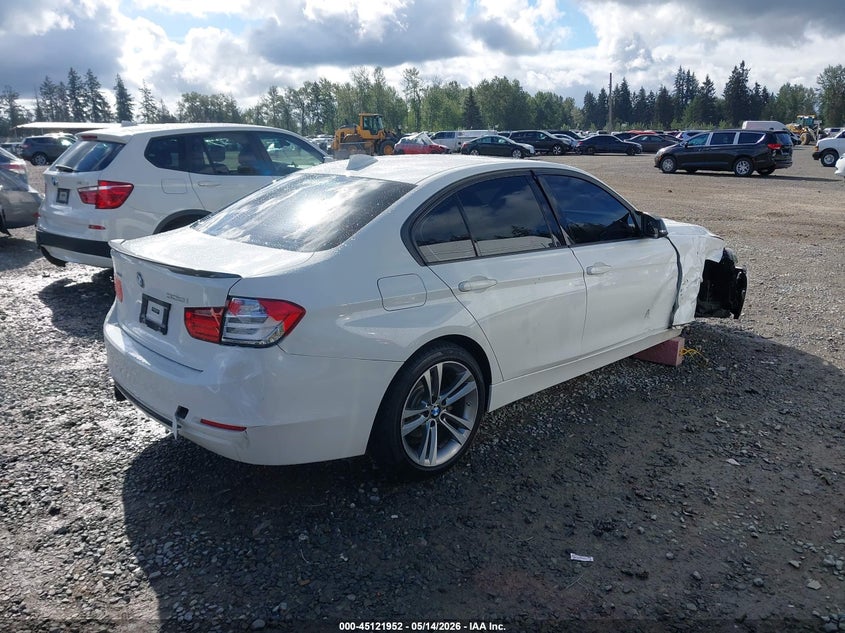 2013 BMW 3er VIN WBA3B3C5XDF531626 IAAI salvage auction — RIGHT FRONT, Bill Of Sale (Washington), sold $1,050 on 2026-08-05 (photo 4)