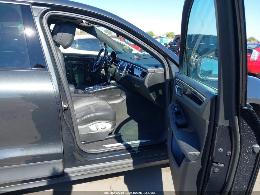 2017 Porsche Macan VIN WP1AA2A59HLB00954 IAAI salvage auction — FRONT END, Salvage (Oregon), sold $7,550 on 2026-08-11 (photo 5)