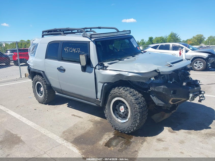 2013 Toyota Fj cruiser VIN JTEBU4BF2DK159582 IAAI salvage auction — FRONT END, Salvage Title, sold $5,200 on 2026-07-12 (photo 1)