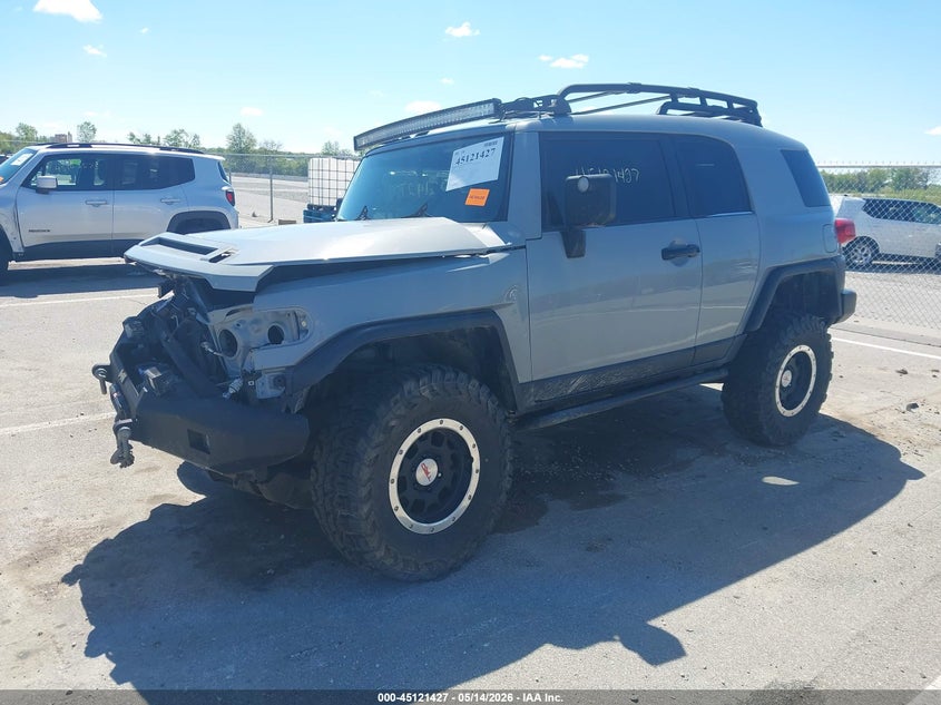 2013 Toyota Fj cruiser VIN JTEBU4BF2DK159582 IAAI salvage auction — FRONT END, Salvage Title, sold $5,200 on 2026-07-12 (photo 2)