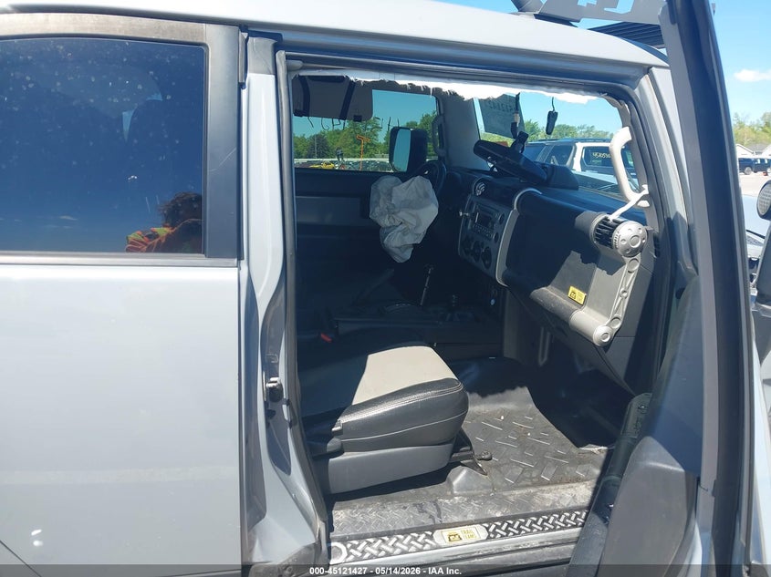 2013 Toyota Fj cruiser VIN JTEBU4BF2DK159582 IAAI salvage auction — FRONT END, Salvage Title, sold $5,200 on 2026-07-12 (photo 5)