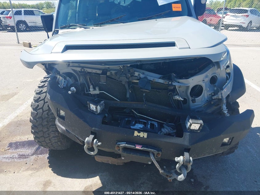 2013 Toyota Fj cruiser VIN JTEBU4BF2DK159582 IAAI salvage auction — FRONT END, Salvage Title, sold $5,200 on 2026-07-12 (photo 6)