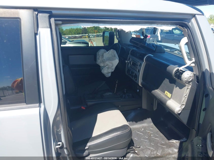 2013 Toyota Fj cruiser VIN JTEBU4BF2DK159582 IAAI salvage auction — FRONT END, Salvage Title, sold $5,200 on 2026-07-12 (photo 8)