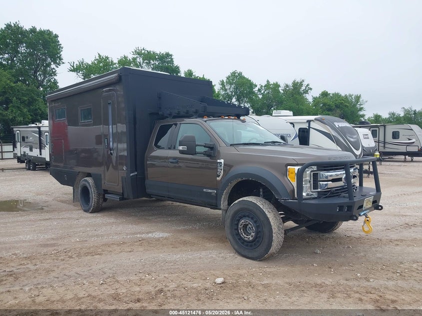 2017 Ford F-550 chassis VIN 1FD0X5HT6HEC11219 IAAI salvage auction — RIGHT SIDE, Clear (Missouri), sold $68,500 on 2026-08-31 (photo 1)