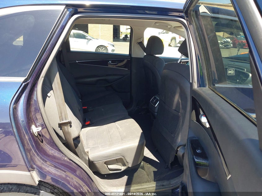 2020 Kia Sorento VIN 5XYPG4A5XLG616671 IAAI salvage auction — FRONT & REAR, Salvage (California), sold $1,100 on 2026-07-20 (photo 8)