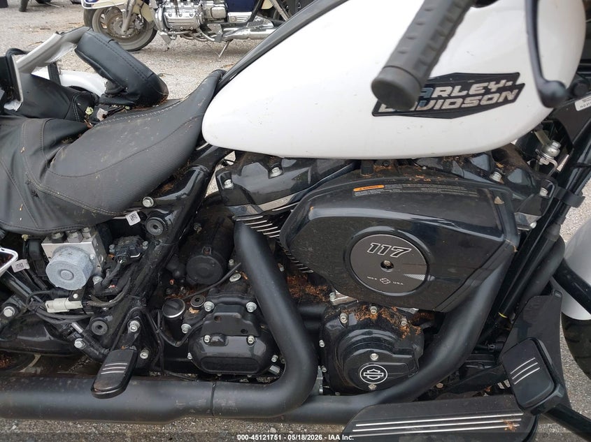 2024 Harley-davidson Street glide VIN 1HD1KB714RB621122 IAAI salvage auction — STORM DAMAGE, Salvage (Indiana), sold $7,200 on 2026-07-21 (photo 8)