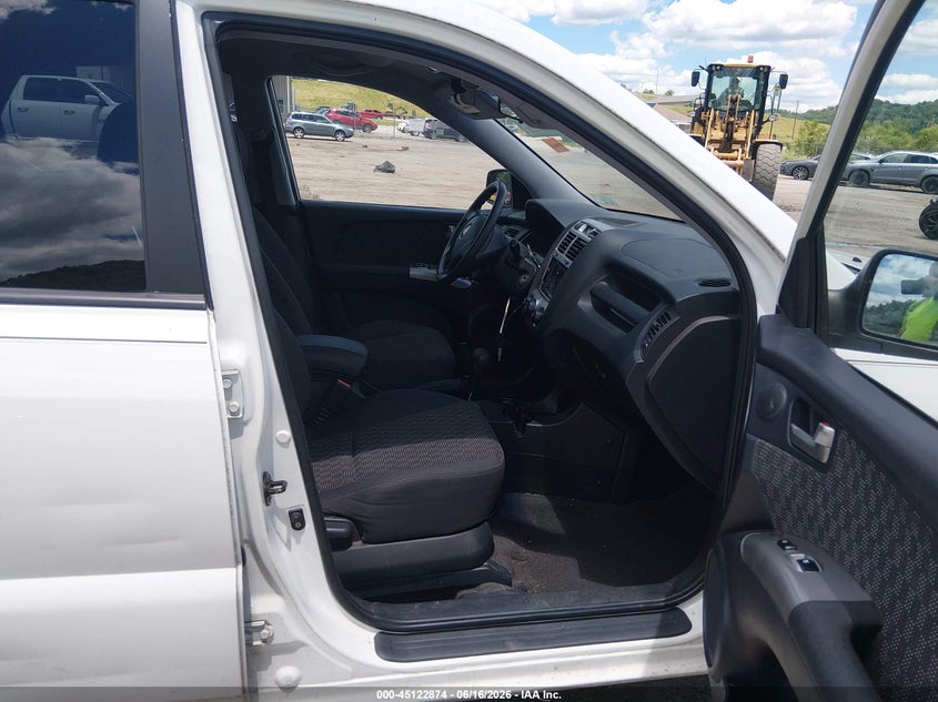 2006 Kia Sportage VIN KNDJF723X67228039 IAAI salvage auction — REAR END, Salvage (West Virginia), sold $925 on 2026-07-23 (photo 5)