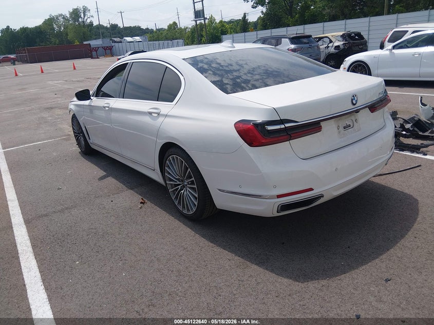 2021 BMW 7er VIN WBA7T2C01MCE58941 IAAI salvage auction — FRONT END, Salvage Title, sold $13,600 on 2026-08-21 (photo 3)